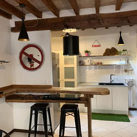 Grazioso Bilocale Pieno Centro Apartmán